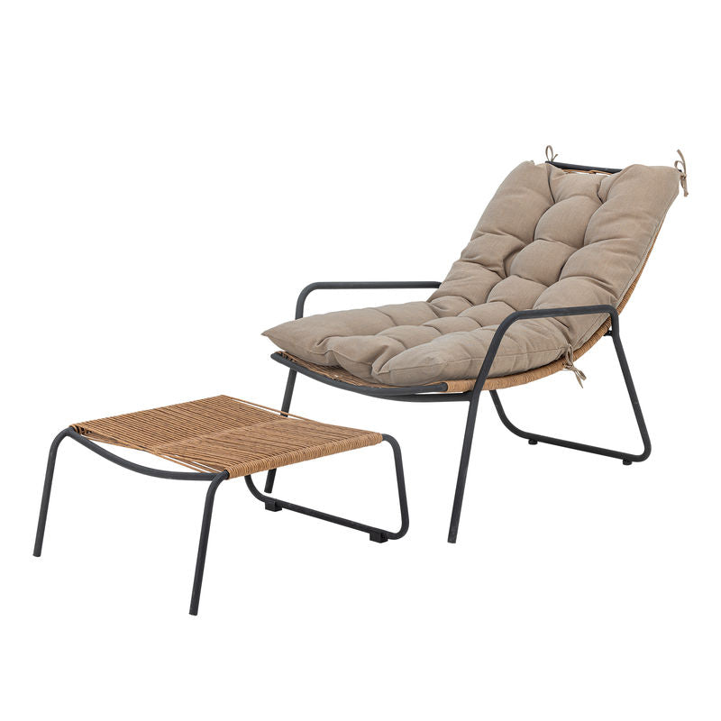 Sillón Boel de Bloomingville con taburete, metal