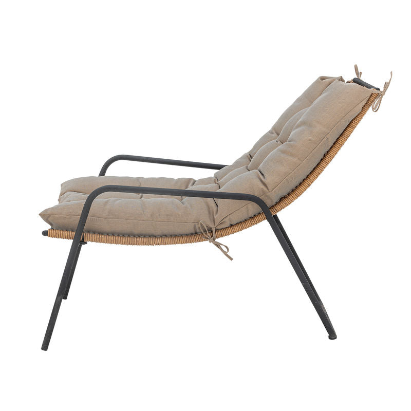 Sillón Boel de Bloomingville con taburete, metal