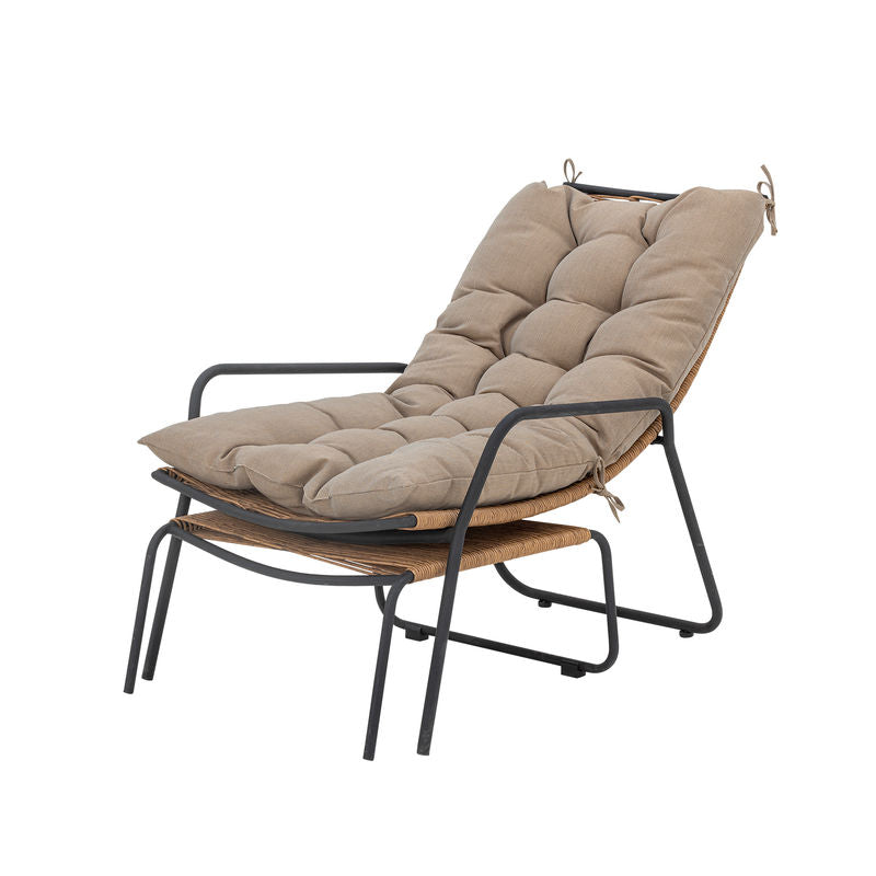 Sillón Boel de Bloomingville con taburete, metal