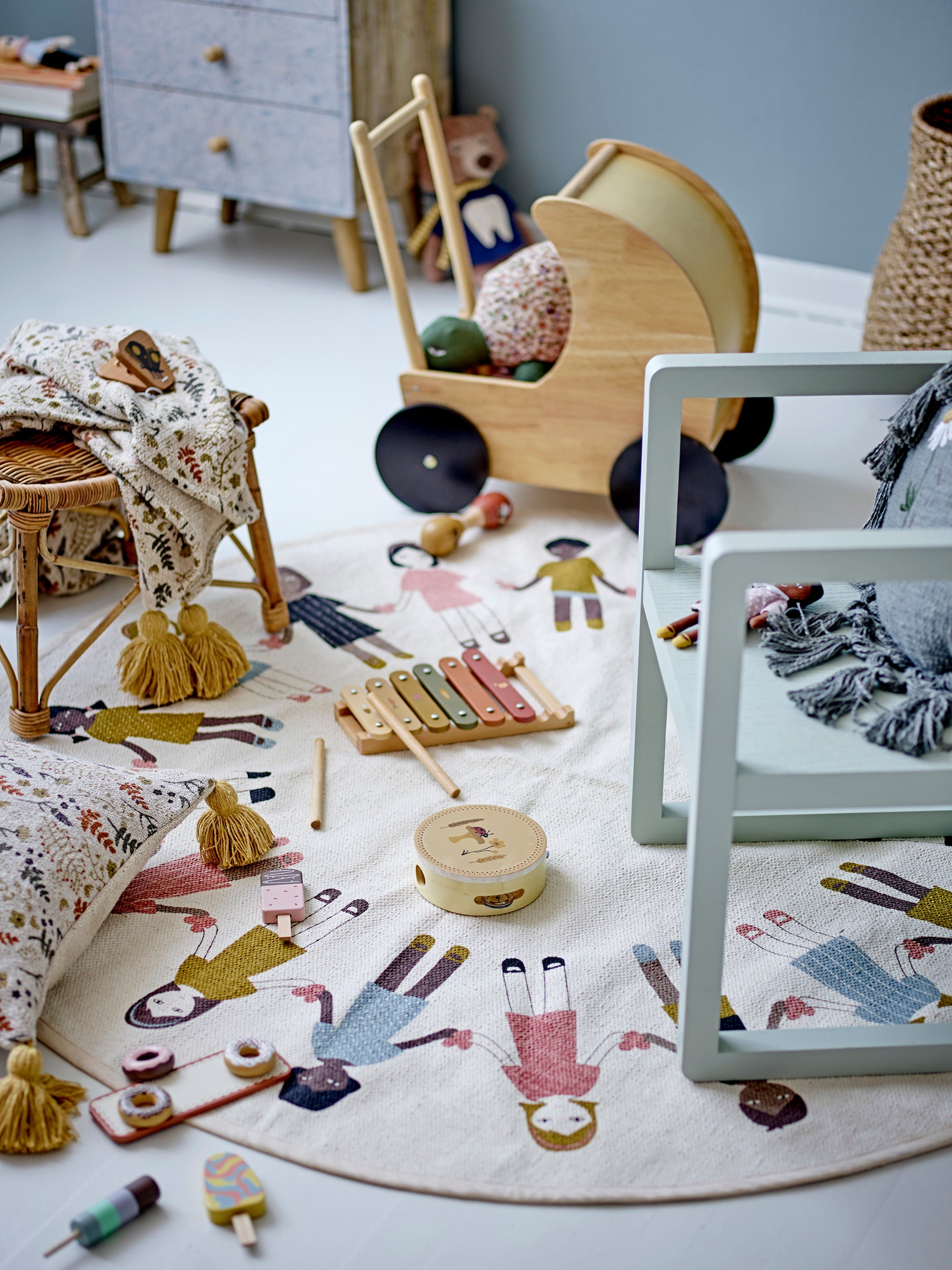 Bloomingville Silla Multiusos MINI Nan, Verde, Roble