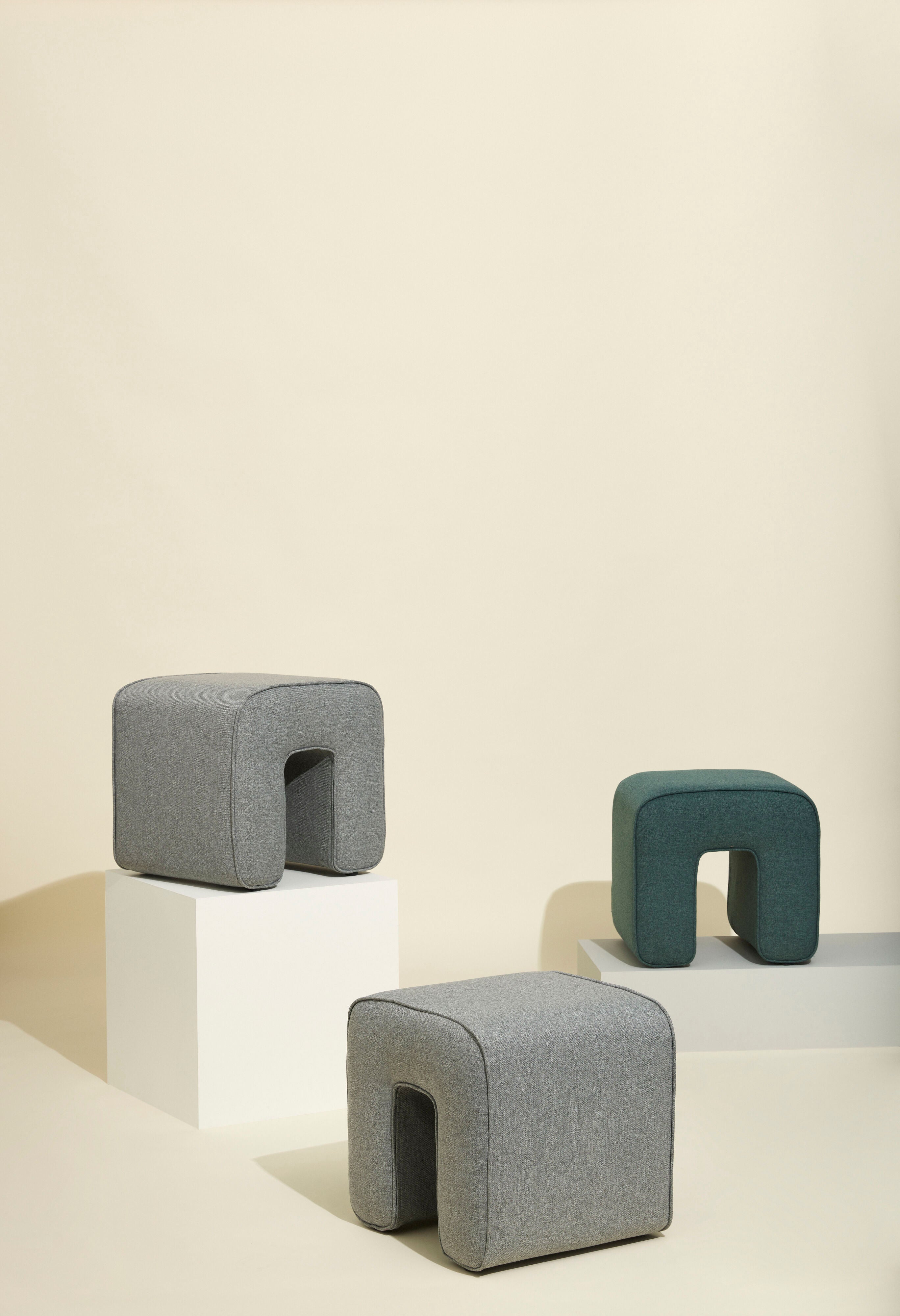 Pouf sculpture Hübsch gris foncé